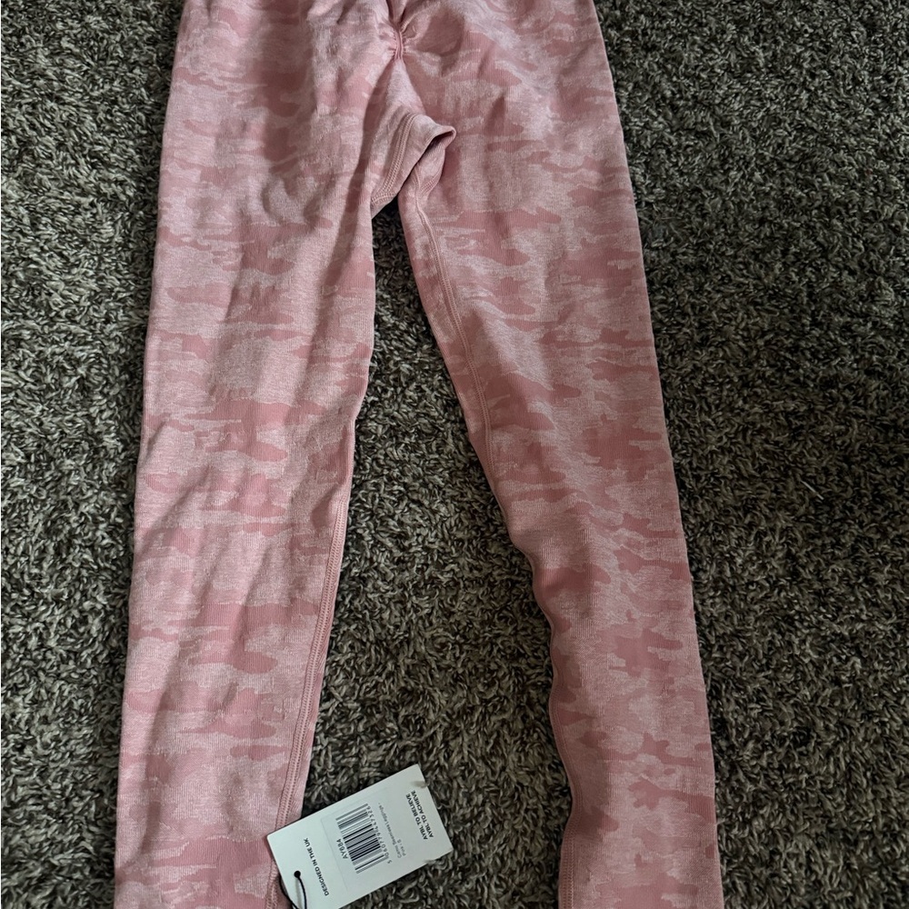 Pink Camouflage Women’s Leggings NWT